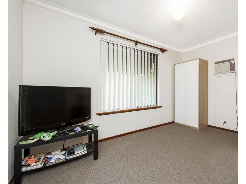 25 Cumberland Way, Bassendean WA 6054