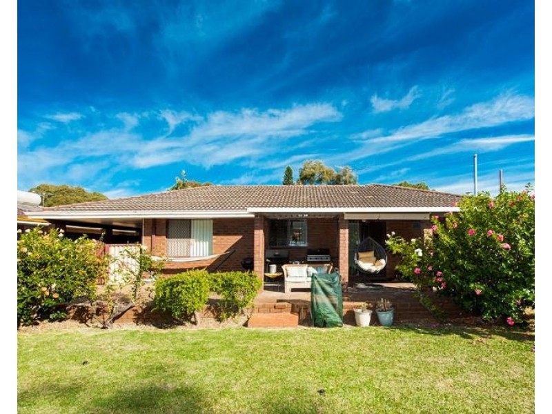 25 Cumberland Way, Bassendean WA 6054