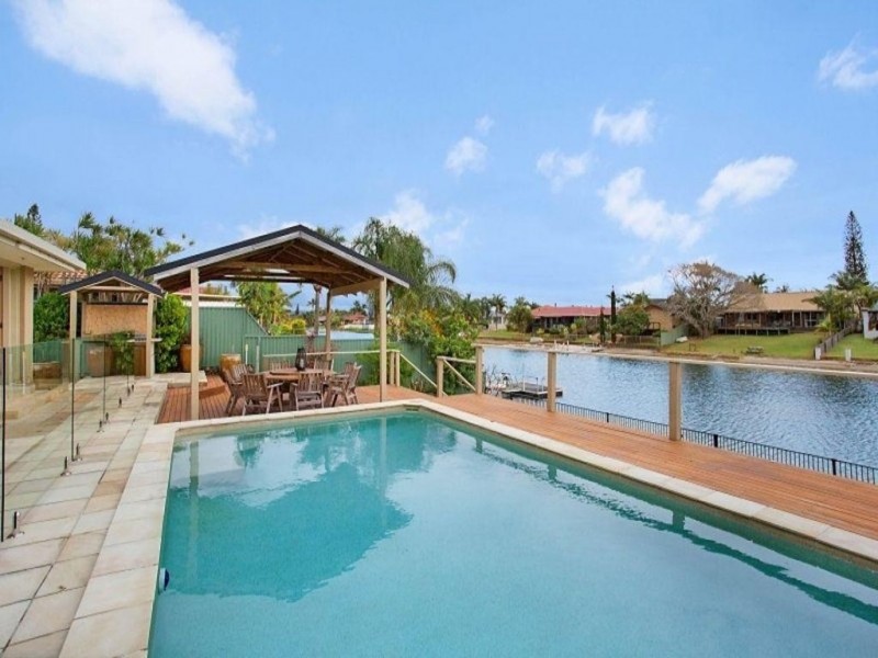 7 Rudder Court, Mermaid Waters QLD 4218