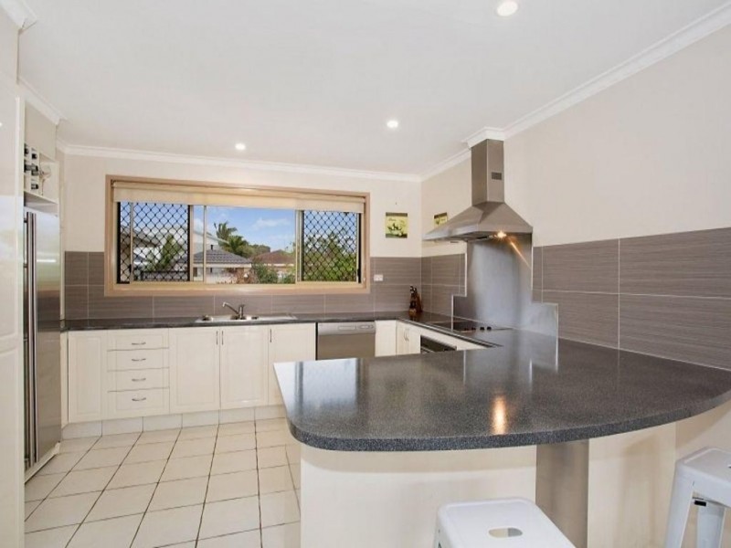 7 Rudder Court, Mermaid Waters QLD 4218