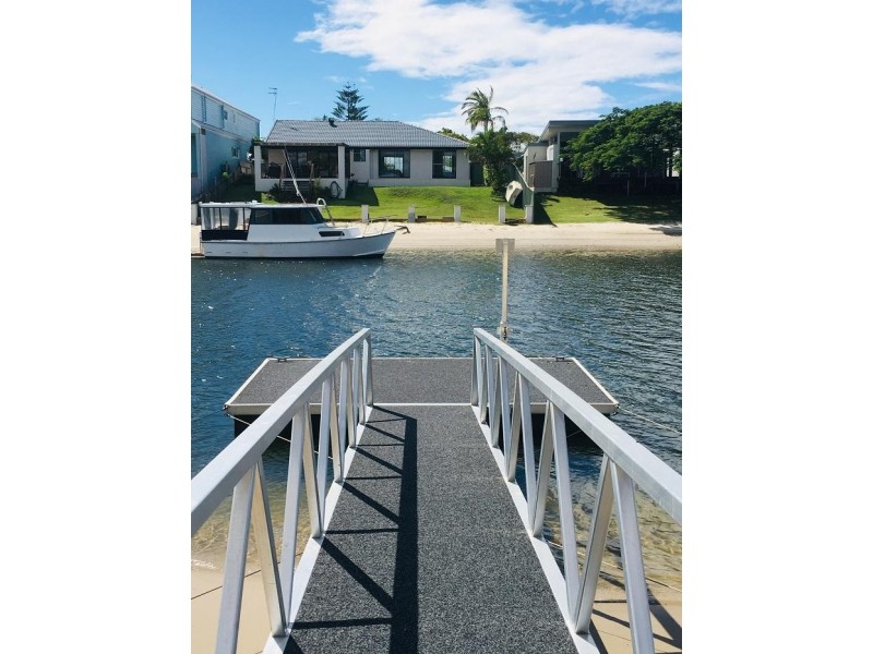 7 Rudder Court, Mermaid Waters QLD 4218