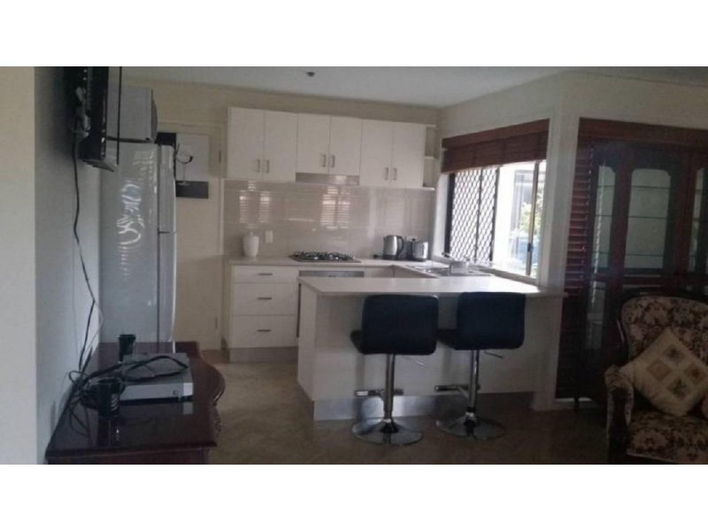 15 Bamburgh Street, Carindale QLD 4152