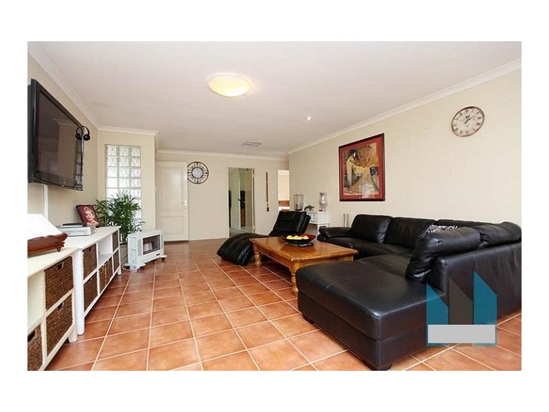 93B Ravenswood Drive, Westminster WA 6061