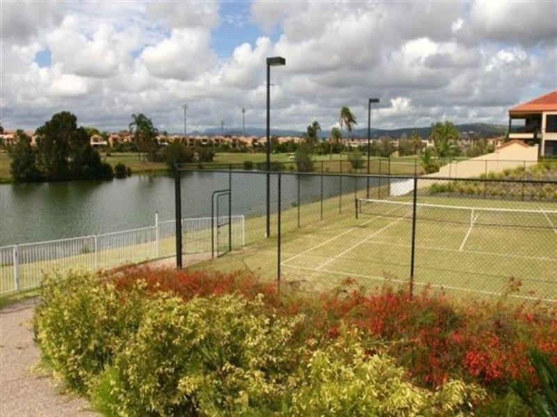 41 Meadowlake Drive, Carrara QLD 4211