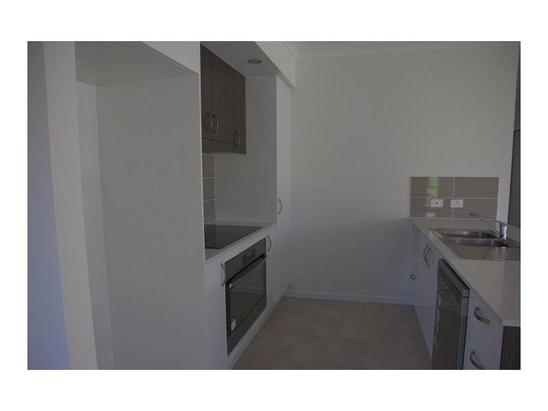 33 Arburry Crescent, Brassall QLD 4305