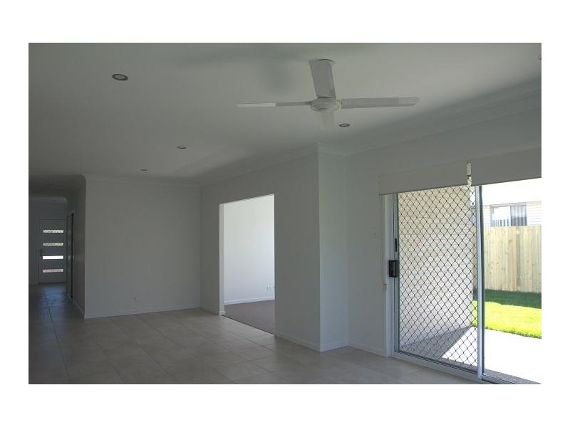 33 Arburry Crescent, Brassall QLD 4305