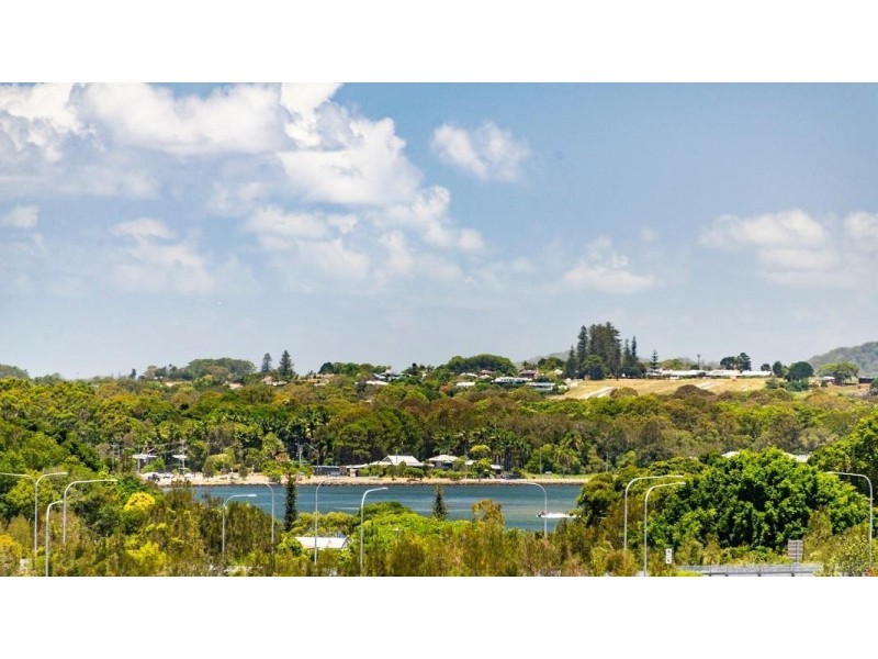 * Martinelli Avenue, Banora Point NSW 2486