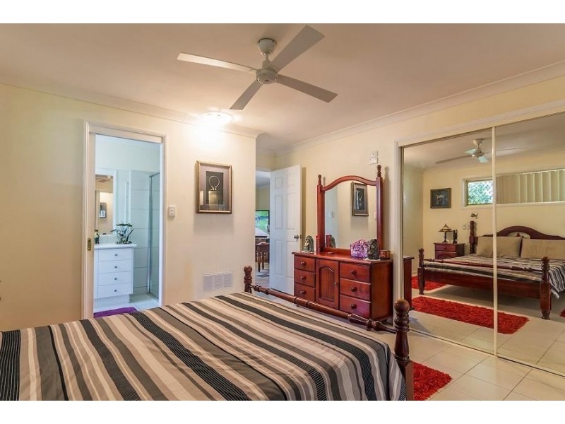 * Martinelli Avenue, Banora Point NSW 2486