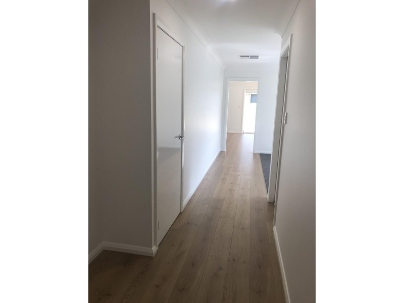 23 Morris Crescent, Gobbagombalin NSW 2650