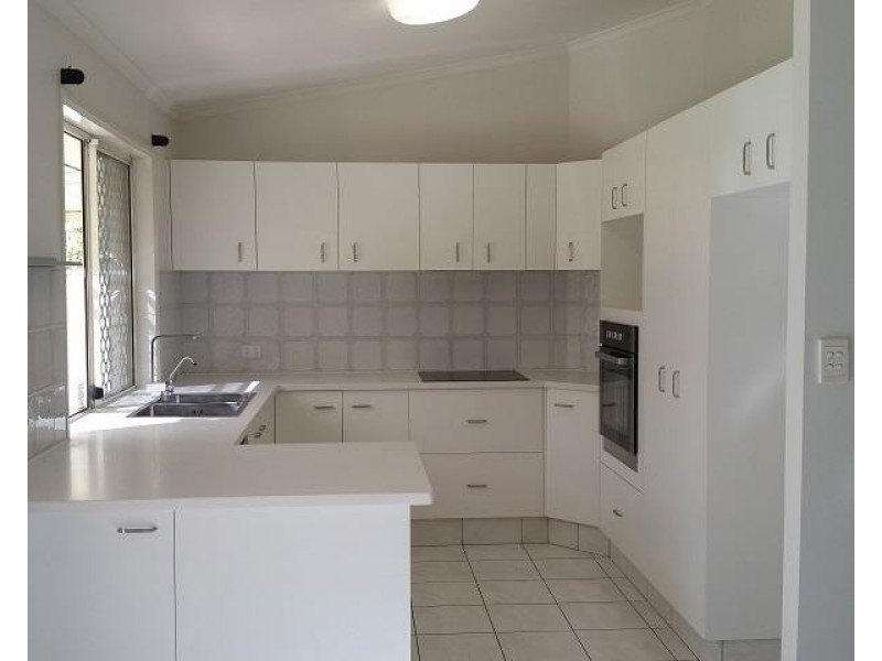 53 McMillan Street, Labrador QLD 4215