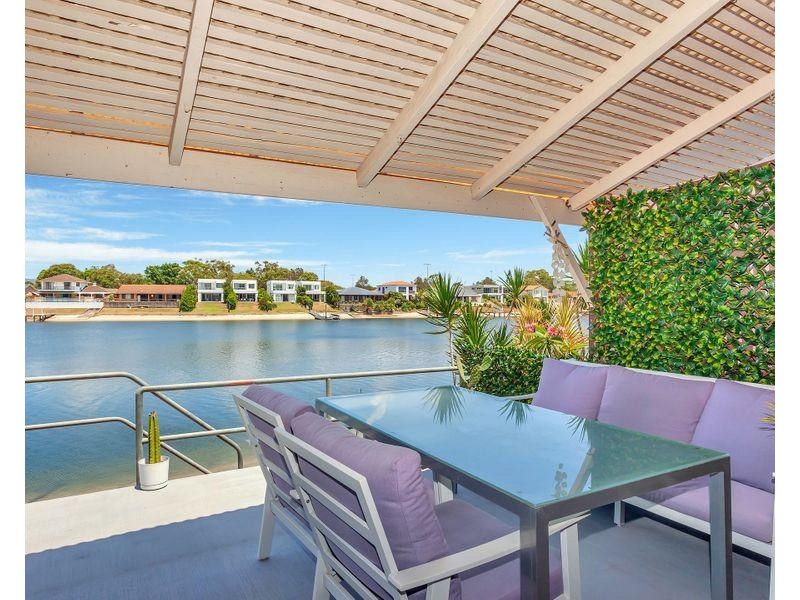 2/14 Aquila Court, Mermaid Waters QLD 4218