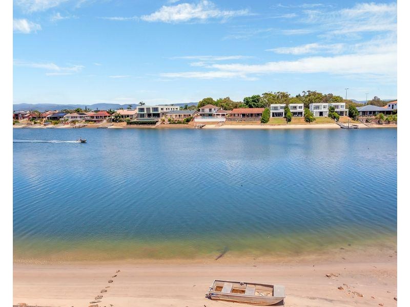 2/14 Aquila Court, Mermaid Waters QLD 4218