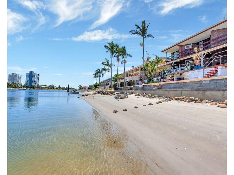 2/14 Aquila Court, Mermaid Waters QLD 4218