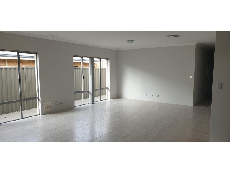 8 Villena Parade, Alkimos WA 6038