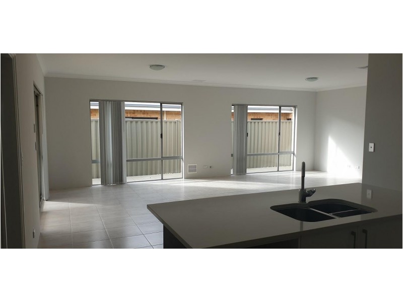 8 Villena Parade, Alkimos WA 6038