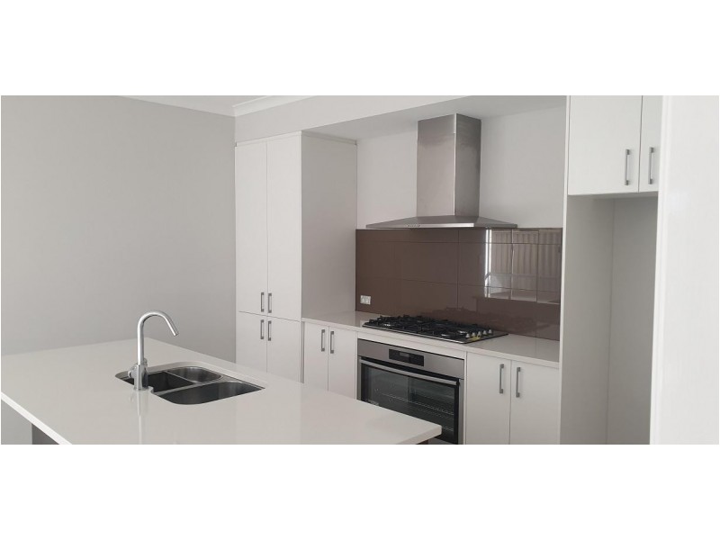 8 Villena Parade, Alkimos WA 6038