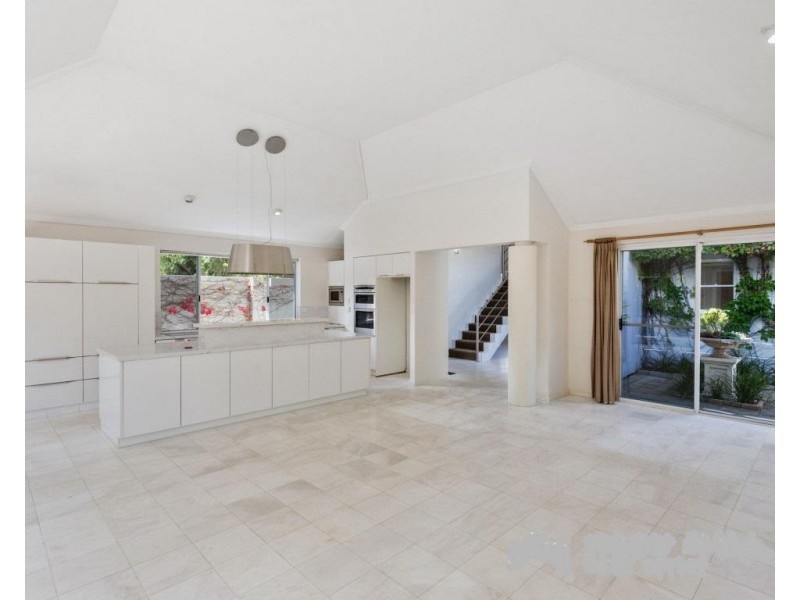 2 Reeve Street, Swanbourne WA 6010