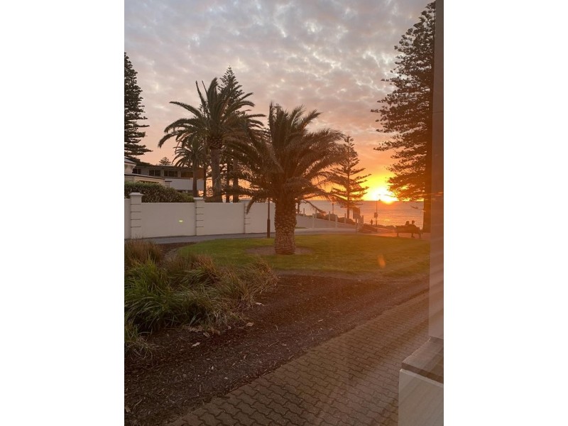 3/31 South Esplanade, Glenelg South SA 5045