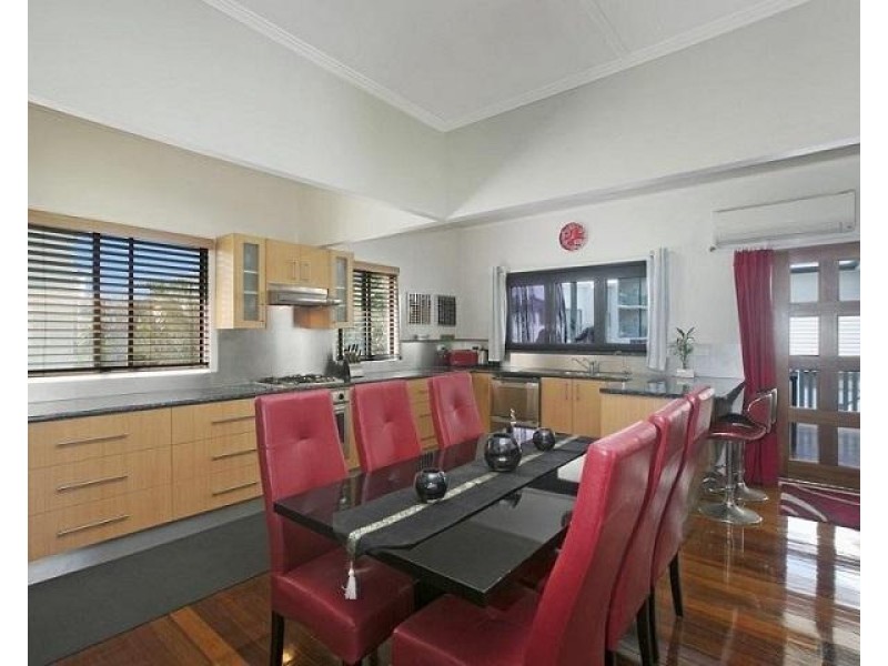 99 Riding Road, Hawthorne QLD 4171