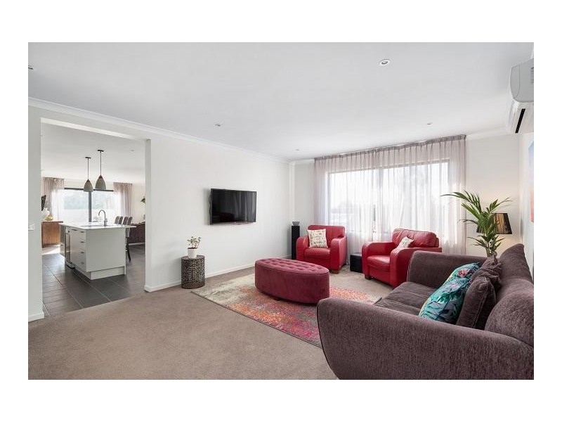 52 Grampian Boulevard, Cowes VIC 3922