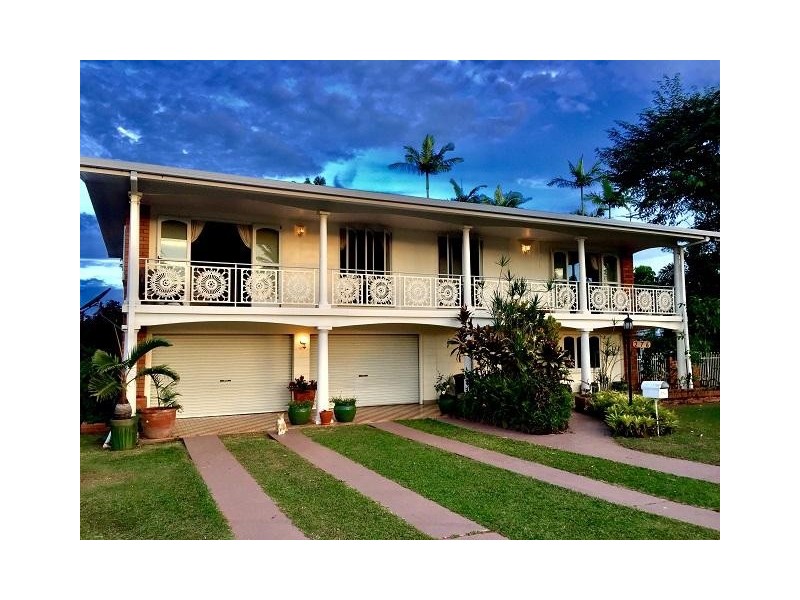 * Palmerston Highway, Belvedere QLD 4860