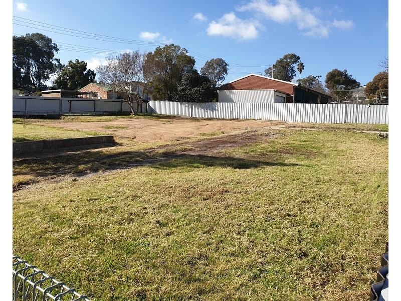 9 Blackett Avenue, Young NSW 2594