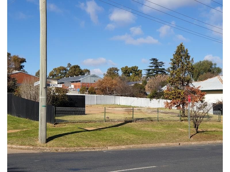 9 Blackett Avenue, Young NSW 2594