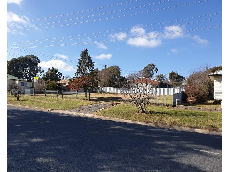 9 Blackett Avenue, Young NSW 2594