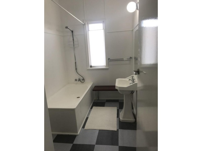 18 Porter Street, Tara QLD 4421