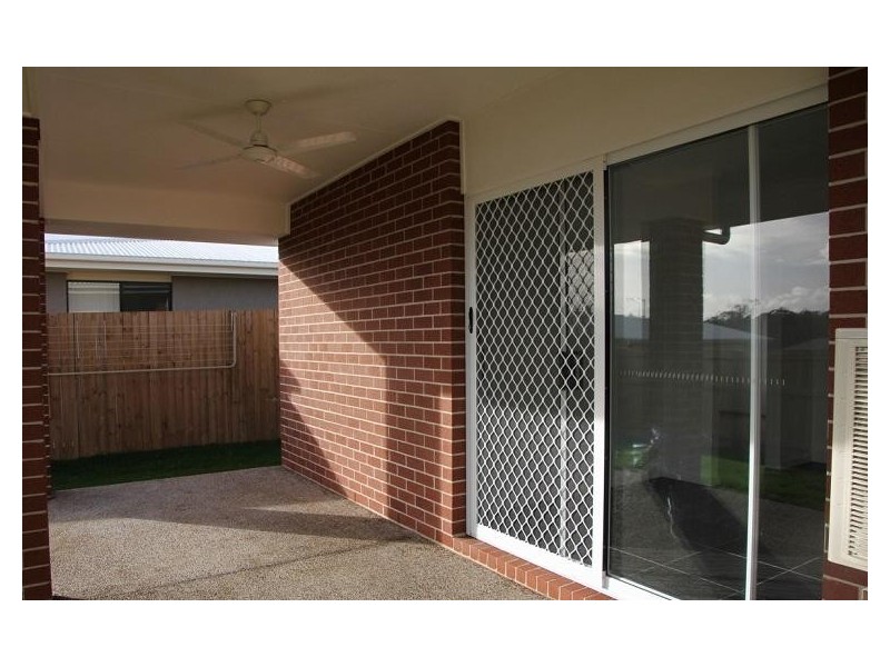 2/24 Arburry Crescent, Brassall QLD 4305