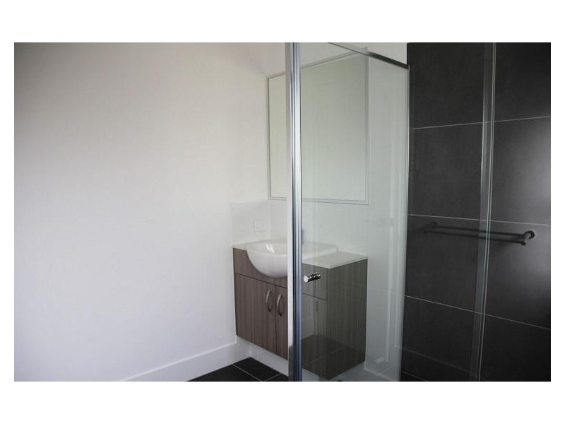 2/24 Arburry Crescent, Brassall QLD 4305