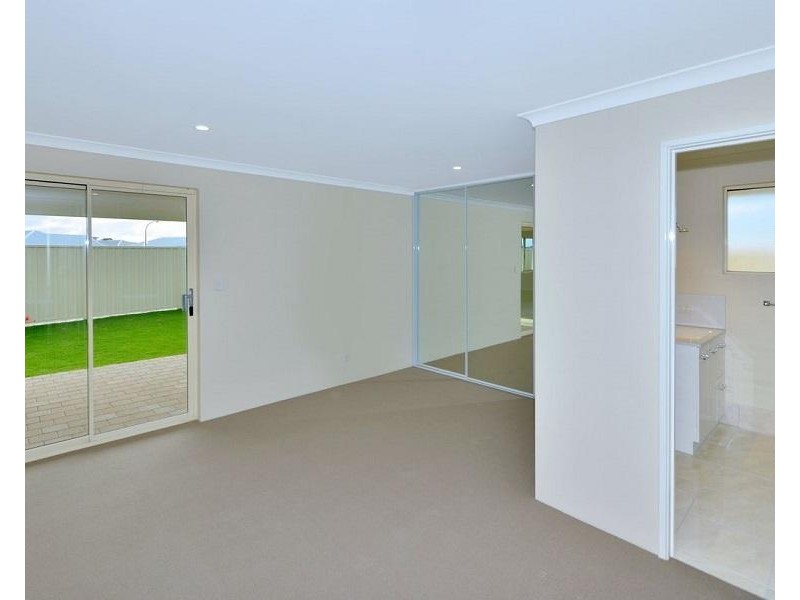 9 Marmora Vista, Dudley Park WA 6210