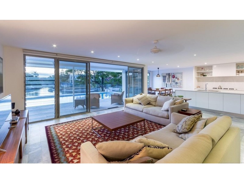 11 La Scala Court, Isle Of Capri QLD 4217