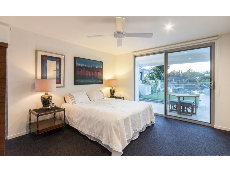 11 La Scala Court, Isle Of Capri QLD 4217