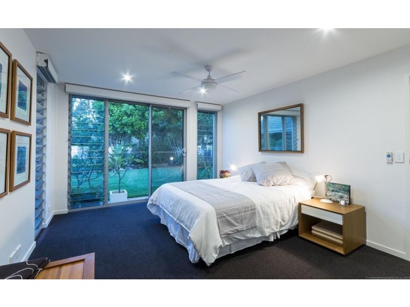 11 La Scala Court, Isle Of Capri QLD 4217