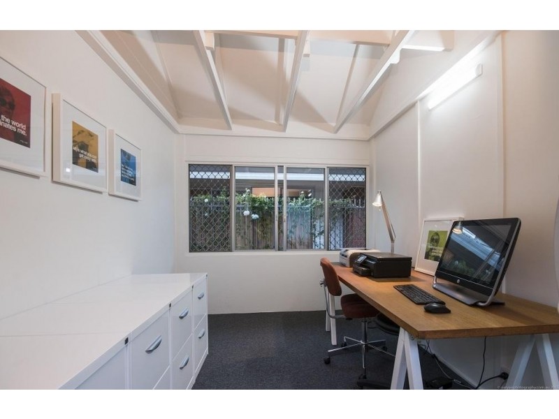 11 La Scala Court, Isle Of Capri QLD 4217