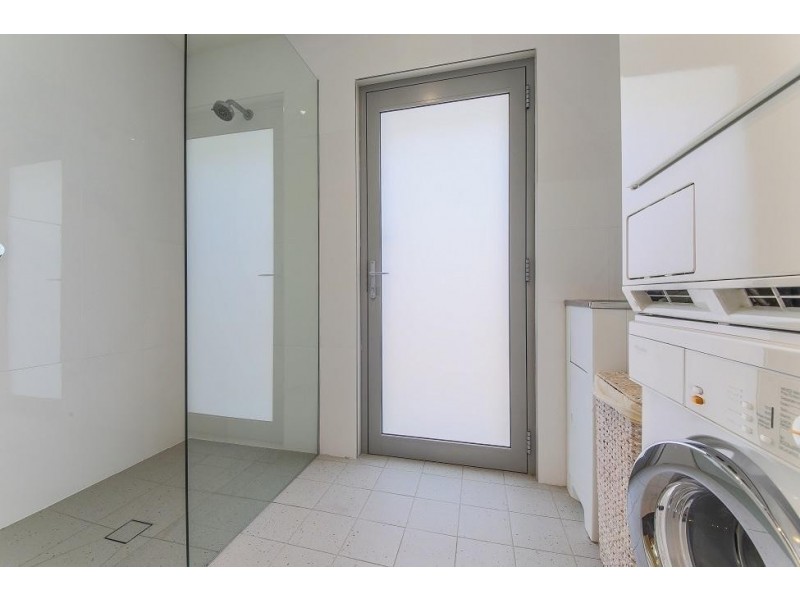 11 La Scala Court, Isle Of Capri QLD 4217