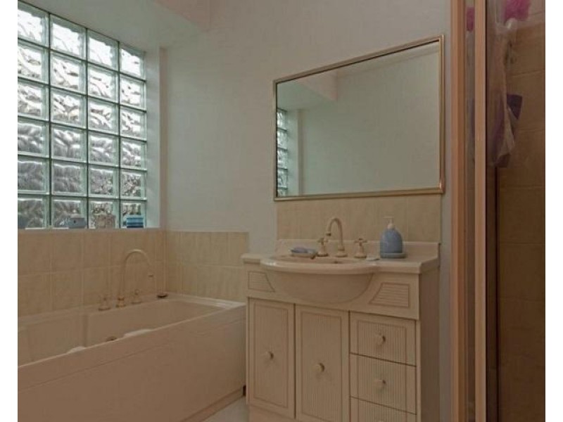 1/40 Topham Sreet, Rose Bay TAS 7015