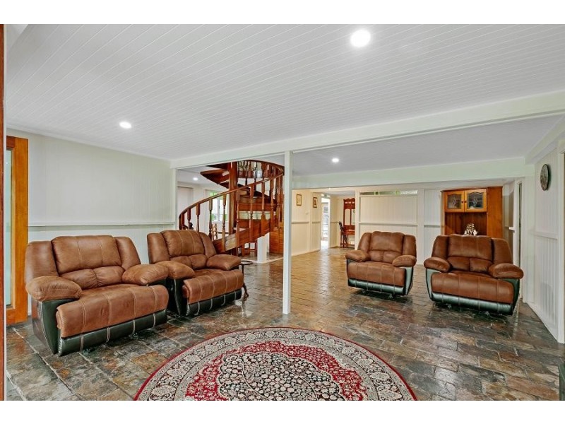 90 Charles Street, Manunda QLD 4870