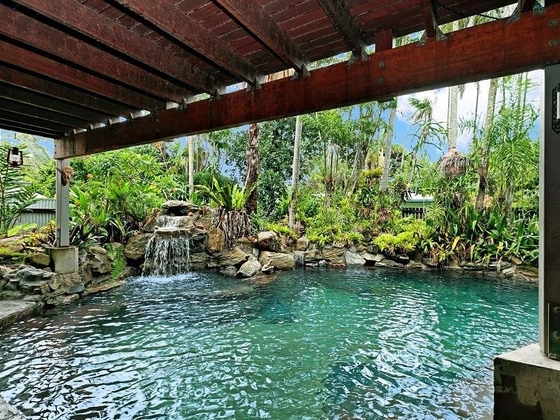 90 Charles Street, Manunda QLD 4870