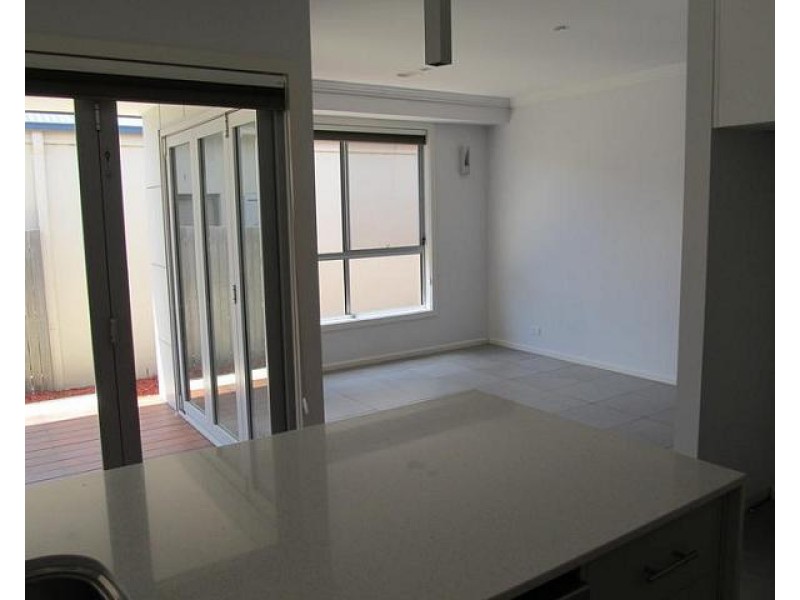 5 Buscombe Street, Forde ACT 2914