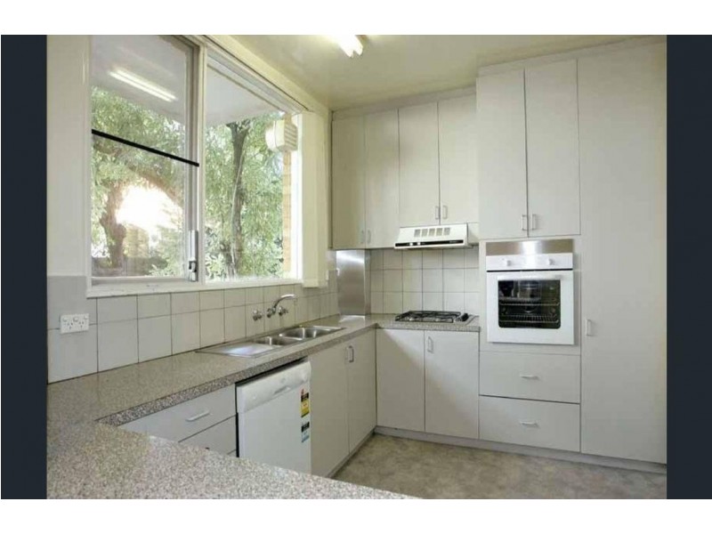 2/15 Beach Avenue, Elwood VIC 3184