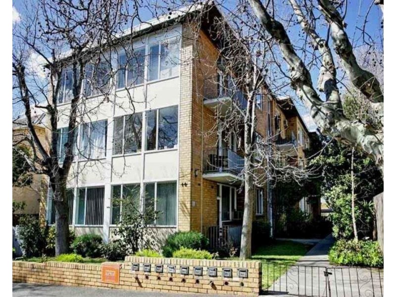 2/15 Beach Avenue, Elwood VIC 3184