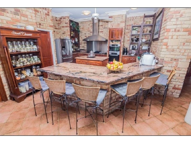 8 Chalmers Court, Mindarie WA 6030