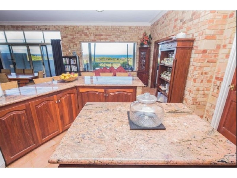 8 Chalmers Court, Mindarie WA 6030