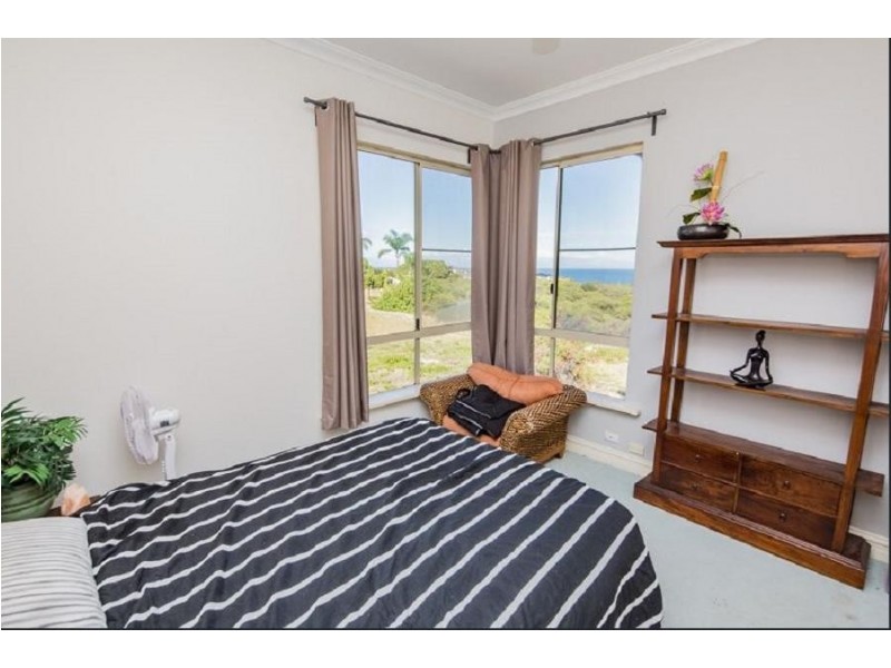 8 Chalmers Court, Mindarie WA 6030