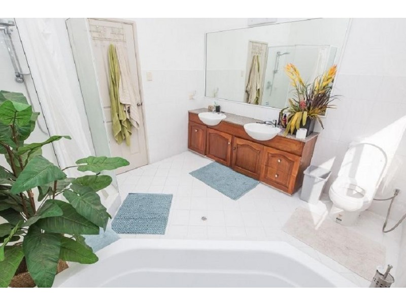 8 Chalmers Court, Mindarie WA 6030