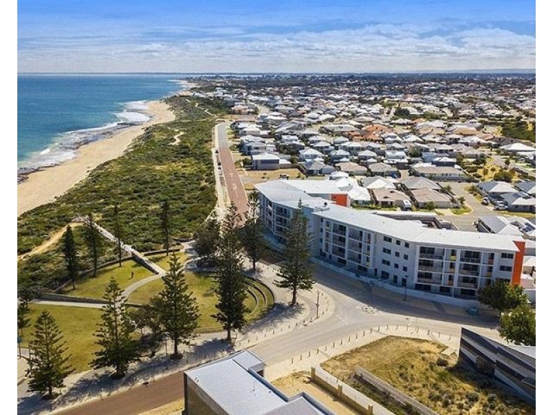 14/150 Boardwalk Boulevard, Halls Head WA 6210