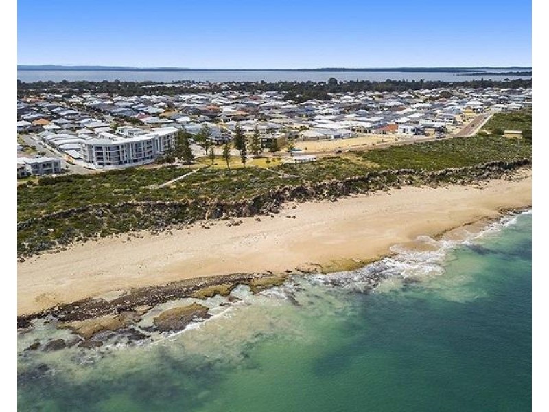 14/150 Boardwalk Boulevard, Halls Head WA 6210