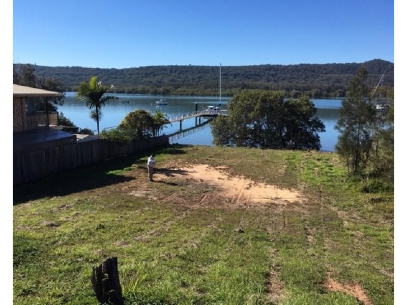 77 Wahine Drive, Russell Island QLD 4184